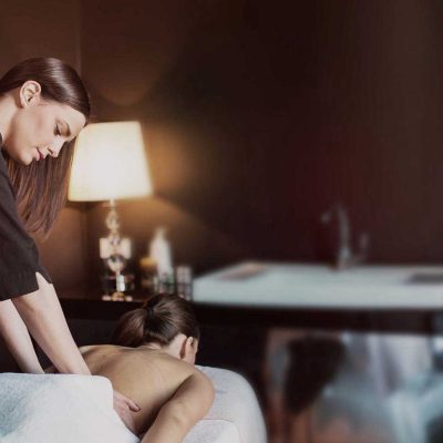 Client enjoying massage at nartural spa Rourkela (2)